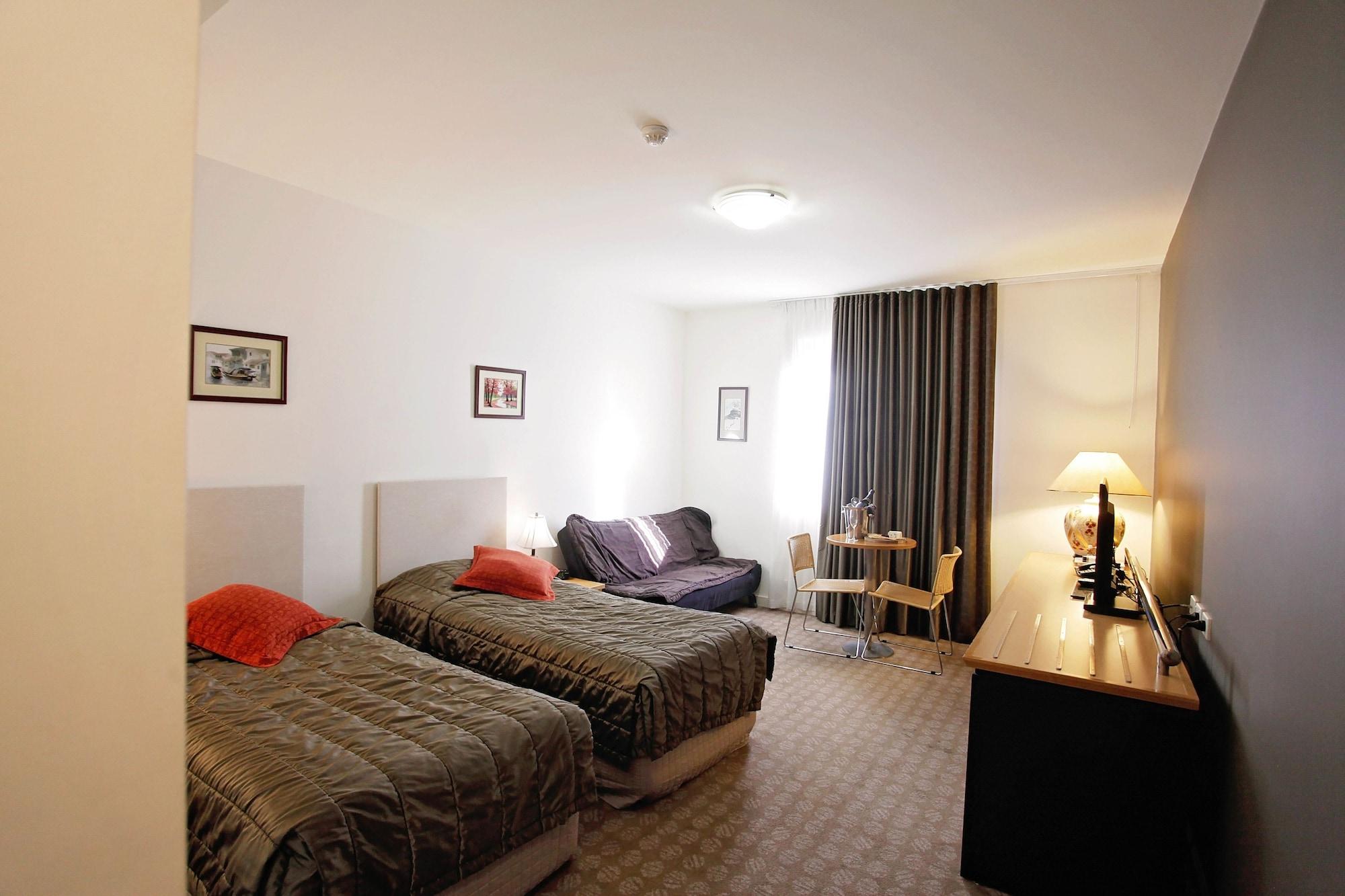 Golden Pebble Hotel Wantirna Bagian luar foto