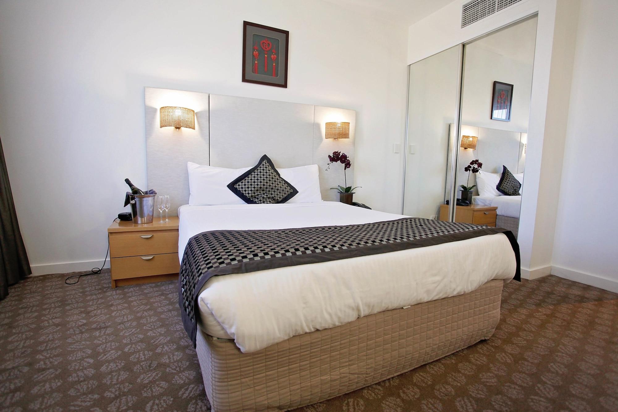 Golden Pebble Hotel Wantirna Bagian luar foto