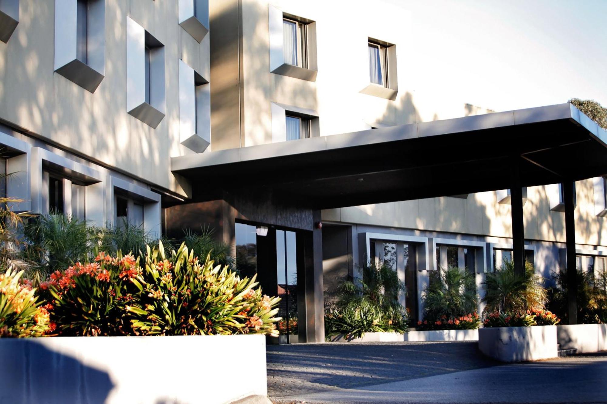 Golden Pebble Hotel Wantirna Bagian luar foto