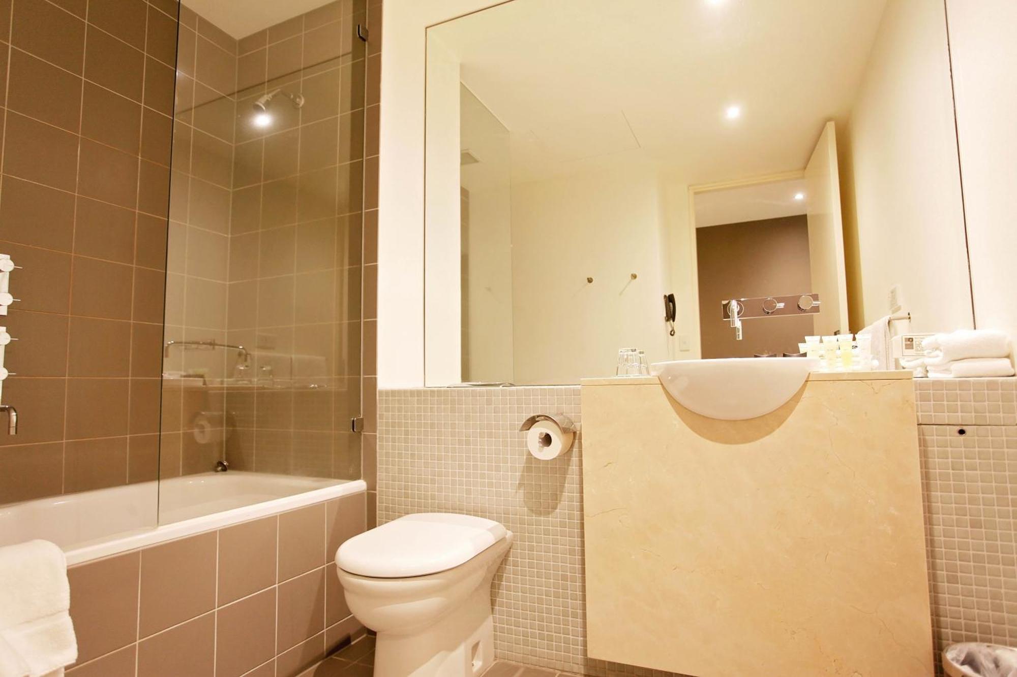 Golden Pebble Hotel Wantirna Ruang foto