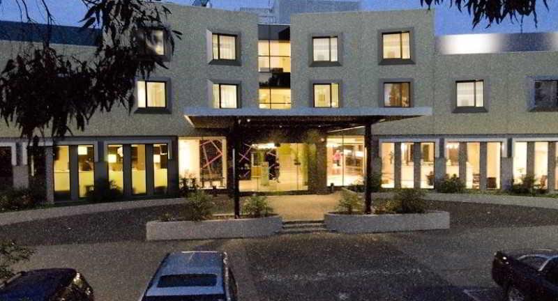 Golden Pebble Hotel Wantirna Bagian luar foto